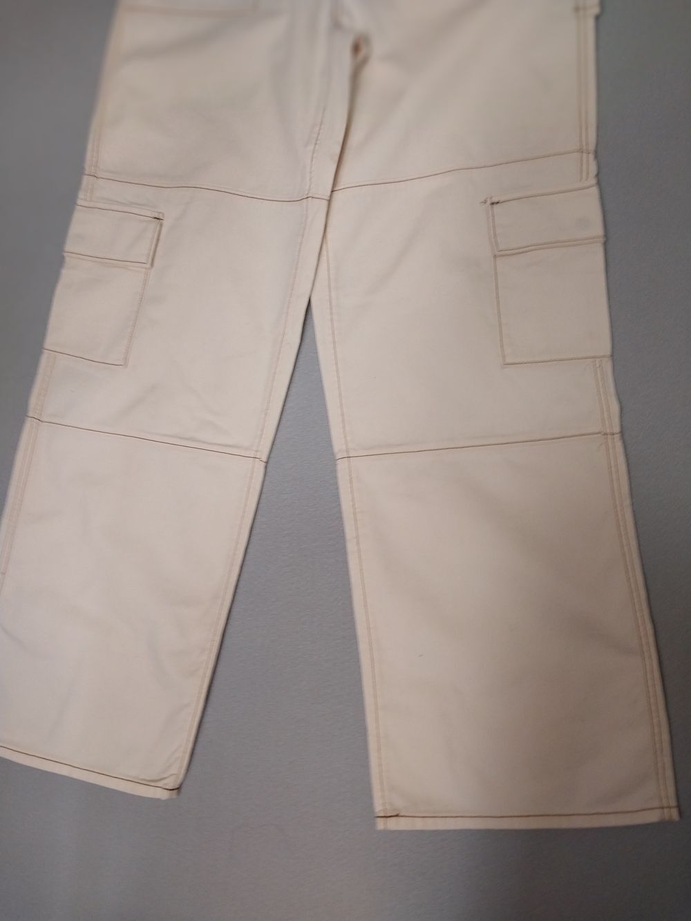 SO High-Rise Cargo Jeans in Cream with Contrast Stitching SIZE M - Picture 4 of 16